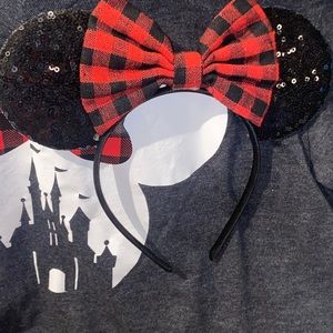 Set of Disney Christmas T-shirt and Minnie Mouse ears